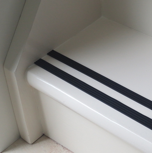 Antislip op een houten trap aanbrengen hoe doe je dat?